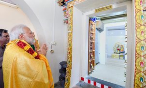 सिंगापुर में पहले मंदिर और फिर मस्जिद पहुंचे मोदी
