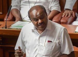 विश्वास मत: हंगामे के बाद कर्नाटक विधानसभा की कार्यवाही दिन भर के लिये स्थगित