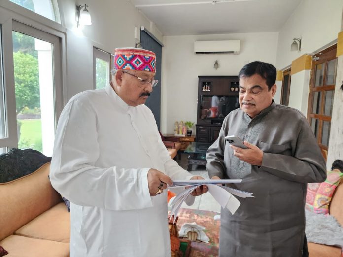 Maharaj ji and Gadkari