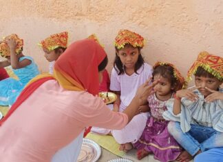 बिहार खुर्द बंगला टोला के श्री दुर्गा माता मंदिर में कन्या पूजन के साथ नवरात्रि पर्व धूमधाम से मनाई गयी