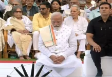 Rajghat पर सर्व-धर्म प्रार्थना में शामिल हुए PM Modi, शास्त्री जी को भी किया नमन
